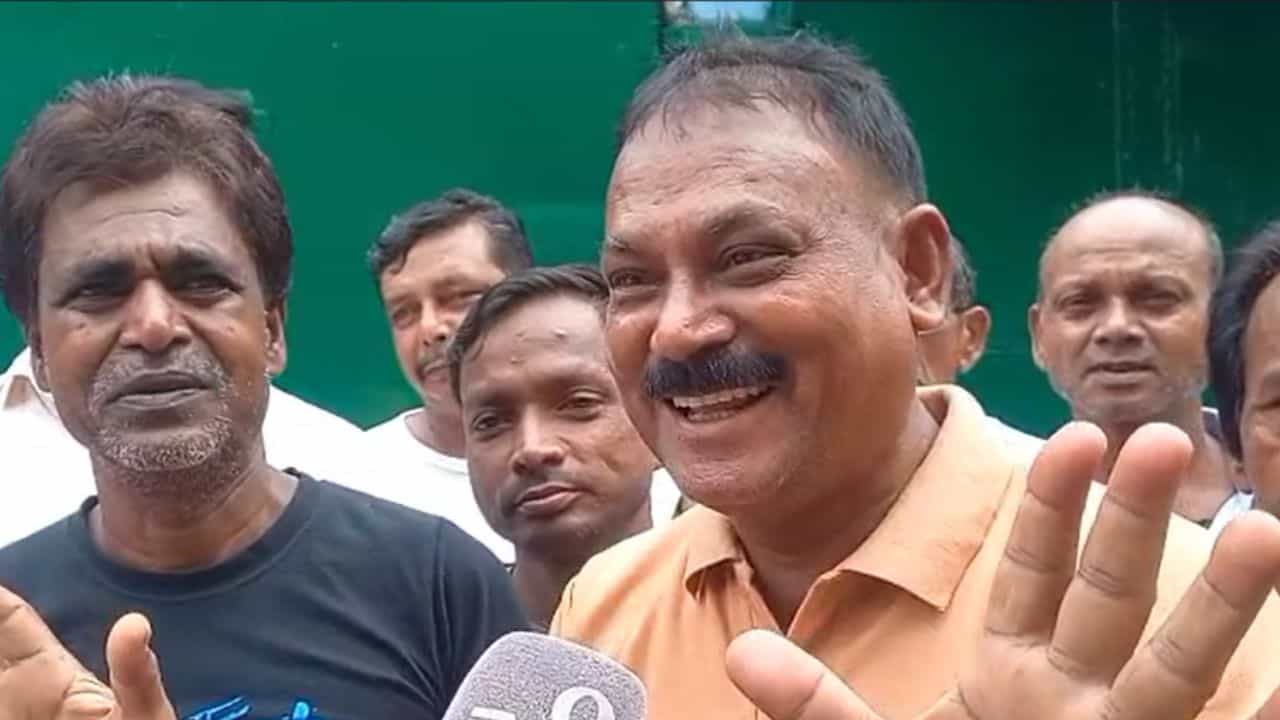 Jute Mills in Bengal: কাকিনাড়া থেকে জগদ্দল, রোজ খুলছে কারখানা, হাজার হাজার জুটমিল শ্রমিকের মুখে ফুটল হাসি Jute Mills in Bengal: কাকিনাড়া থেকে জগদ্দল, রোজ খুলছে কারখানা, হাজার হাজার জুটমিল শ্রমিকের মুখে ফুটল হাসি
