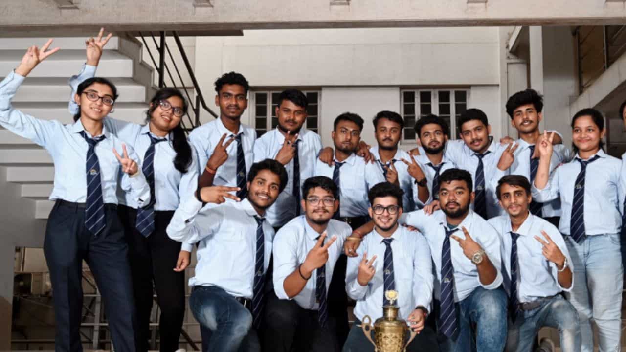 OmDayal Group of Institutions: ক্লাসরুম থেকেই পেশাগত দুনিয়া জেনে নেওয়ার সুযোগ দিচ্ছে ওমদয়াল গ্রুপ অব ইন্সটিটিউশন, WBJEE-র কাউন্সেলিং-এ বেছে নিন সঠিক প্রতিষ্ঠান OmDayal Group of Institutions: ক্লাসরুম থেকেই পেশাগত দুনিয়া জেনে নেওয়ার সুযোগ দিচ্ছে ওমদয়াল গ্রুপ অব ইন্সটিটিউশন, WBJEE-র কাউন্সেলিং-এ বেছে নিন সঠিক প্রতিষ্ঠান