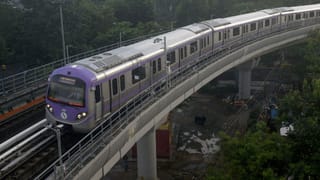 Kolkata Metro: রবিবার সকাল ৭টা থেকে মিলবে মেট্রো, বিশেষ পরিষেবা মেট্রো রেলের