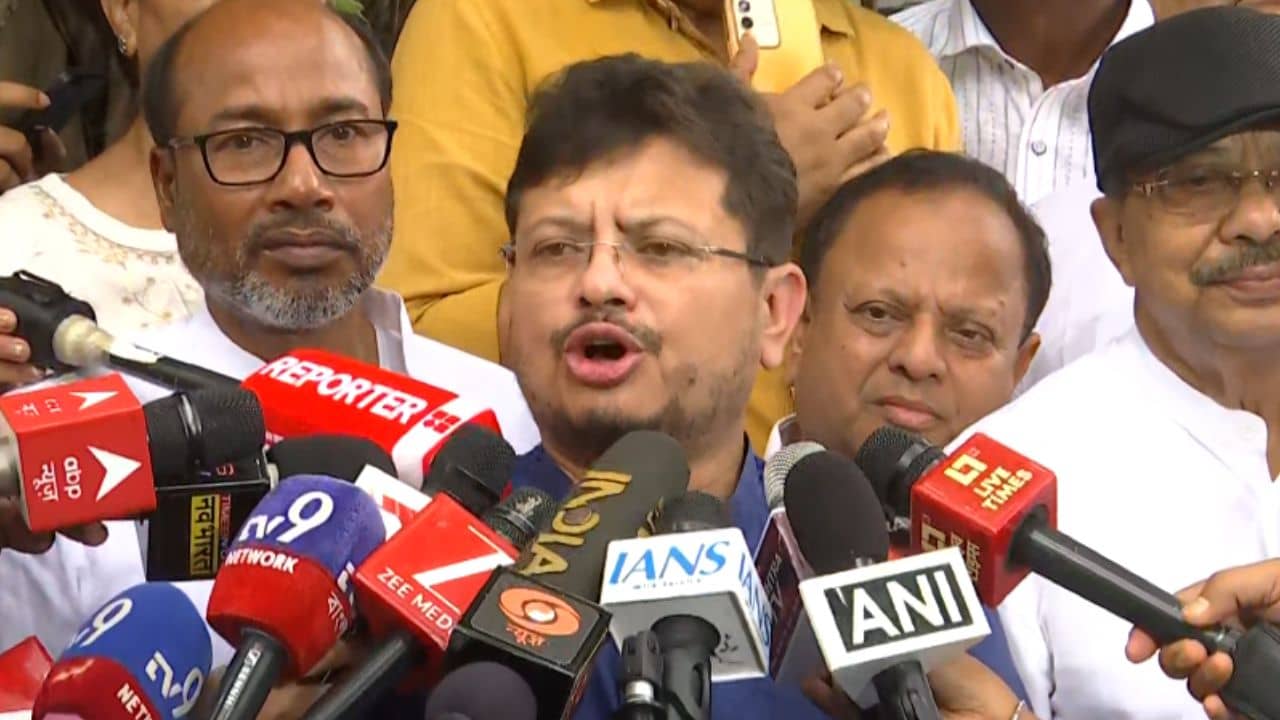 Ritabrata Banerjee-TMC: ফুল-বেঞ্চের সঙ্গে বৈঠক করলেন ঋতব্রতরা, পরিবারবাদের বিরুদ্ধে লড়াইয়ের বার্তা বিরোধী দলনেতার