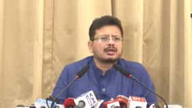 হঠাৎ মার্কসের ভাষায় কথা বললেন ঋতব্রত