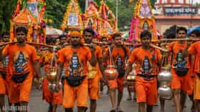 বাঁক কাঁধে যাওয়া জলযাত্রীদের উপর পুষ্পবৃষ্টি করবে সরকার