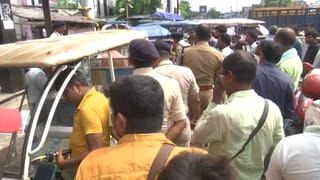 Malda: সকালে বাংলায় ঢুকে টোটো চালাচ্ছে, বিকেলে টাকা নিয়ে চলে যাচ্ছে বাংলাদেশে