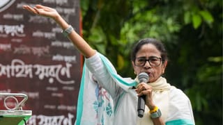 Saugata Roy On Mamata Banerjee: ধর্মেন্দ্র ইস্তফা দিয়েছেন, তারপরও মমতা দিল্লি যাবেন? শুনেই সৌগত বললেন…