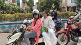 হেলমেট ছাড়াই স্কুটিতে মমতা, কী পদক্ষেপ করতে পারে পুলিশ?