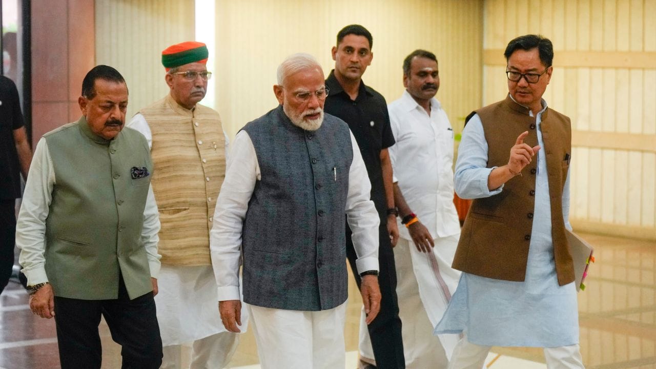 PM Narendra Modi: ‘কাউকে রেয়াত করা হবে না’, NEET প্রশ্ন-ফাঁস ইস্যুতে কড়া বার্তা প্রধানমন্ত্রীর