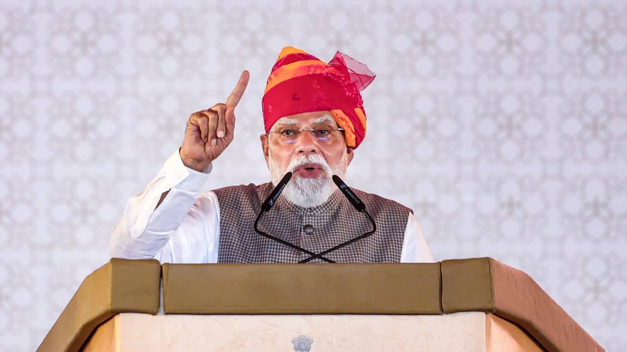 PM Narendra Modi: জ্বালানি সংকট মোকাবিলায় ভারতের কূটনীতি, পেট্রোল নিয়ে বড় দাবি মোদীর
