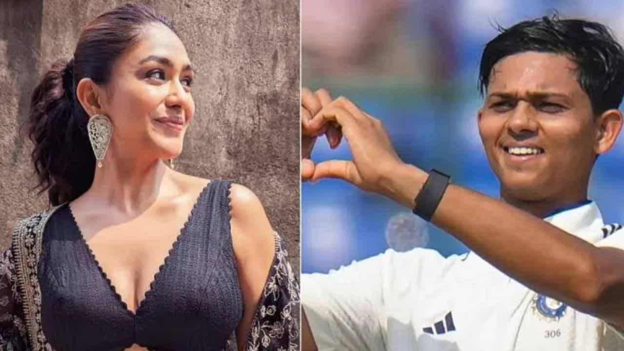 Mrunal Thakur: ৯ বছরের ছোট ক্রিকেটার যশস্বীর সঙ্গে প্রেম করছেন ম্রুণাল ঠাকুর? Mrunal Thakur: ৯ বছরের ছোট ক্রিকেটার যশস্বীর সঙ্গে প্রেম করছেন ম্রুণাল ঠাকুর?