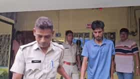 ভারতে ঢুকে কাজ করে আবার বাংলাদেশে ফেরার চেষ্টা, ২ জনকে তুলল পুলিশ