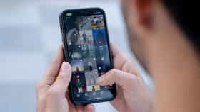 ফোনের Storage Full? ছবি-ভিডিয়ো Delete না করে কীভাবে Memory ফাঁকা করবেন