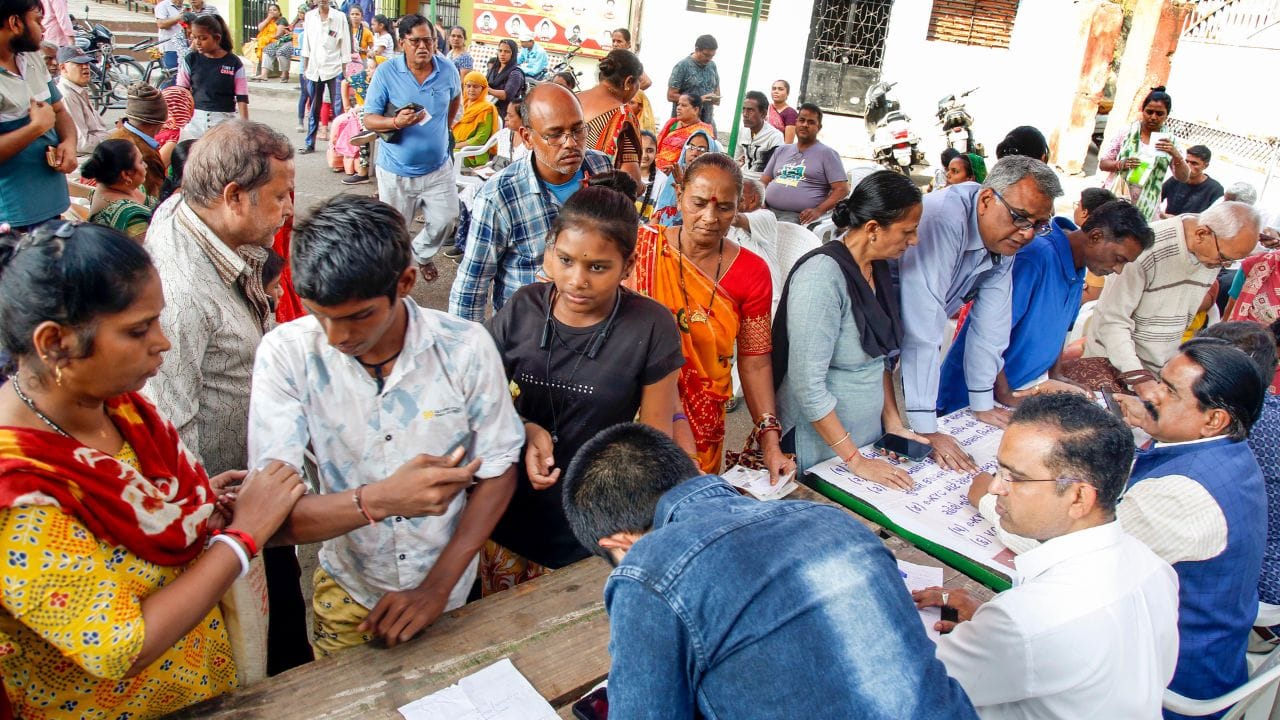 Ration Card: দেশের যে কোনও প্রান্তে মিলবে রেশন, ফোনে রাখুন এই অ্যাপ, আর কী কী সুবিধা মিলবে?