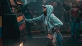 মুম্বইয়ে পুলিশের গাড়ি আটকে শিরোনামে রিয়া আহির, জানেন কে এই তরুণী?