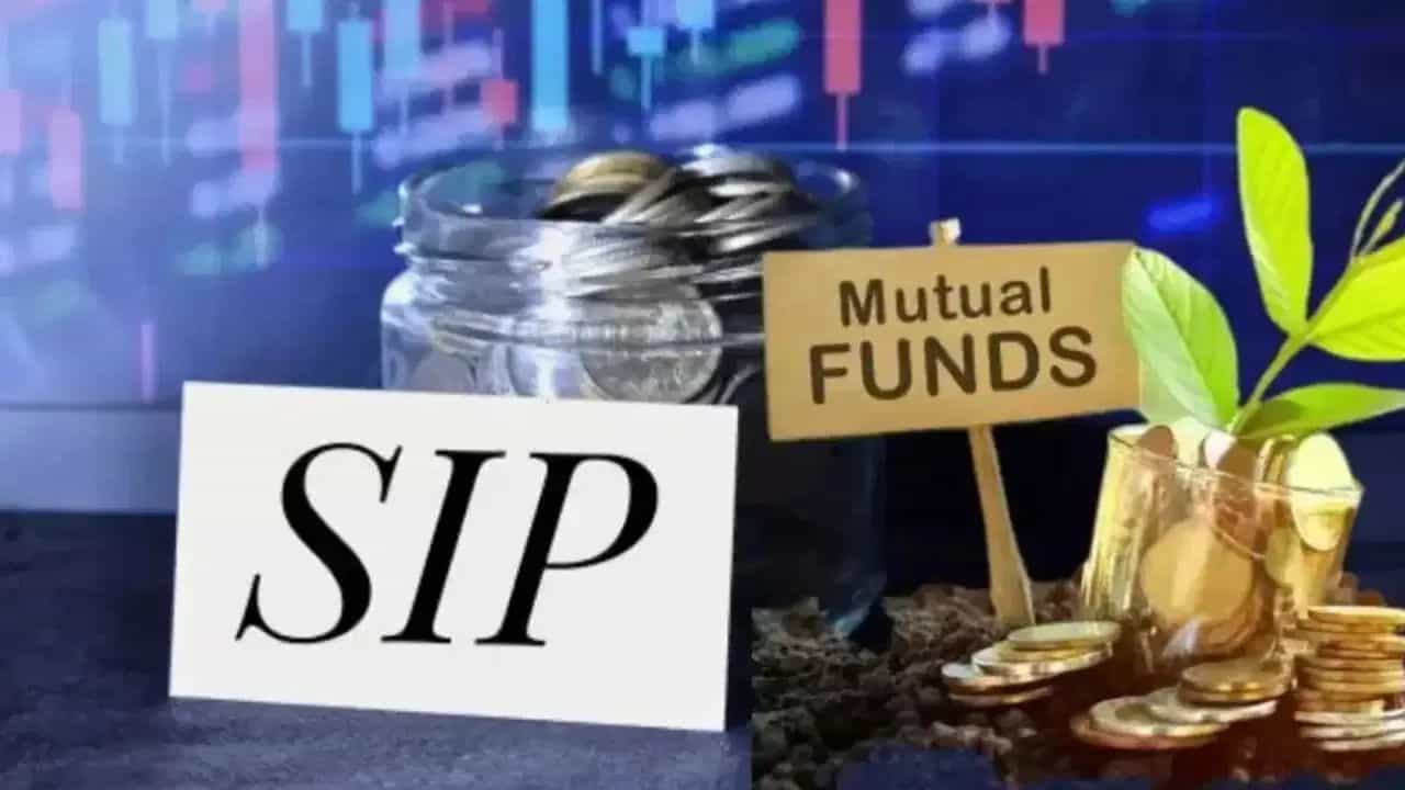 SIP Investment: SIP-তে বিনিয়োগ করেন? ১০-১০-১০ নিয়ম জানেন? অল্প বিনিয়োগেই রিটার্ন মিলবে তিন গুণ SIP Investment: SIP-তে বিনিয়োগ করেন? ১০-১০-১০ নিয়ম জানেন? অল্প বিনিয়োগেই রিটার্ন মিলবে তিন গুণ
