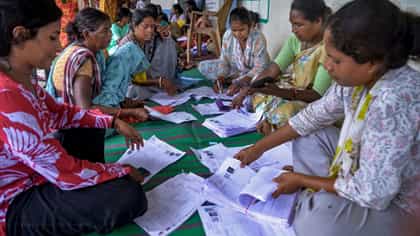 রাস্তা খারাপ তাই বিপদে ট্রাইবুনালের বিচারাধীনরা! সংযোগ কোথায় জানেন?