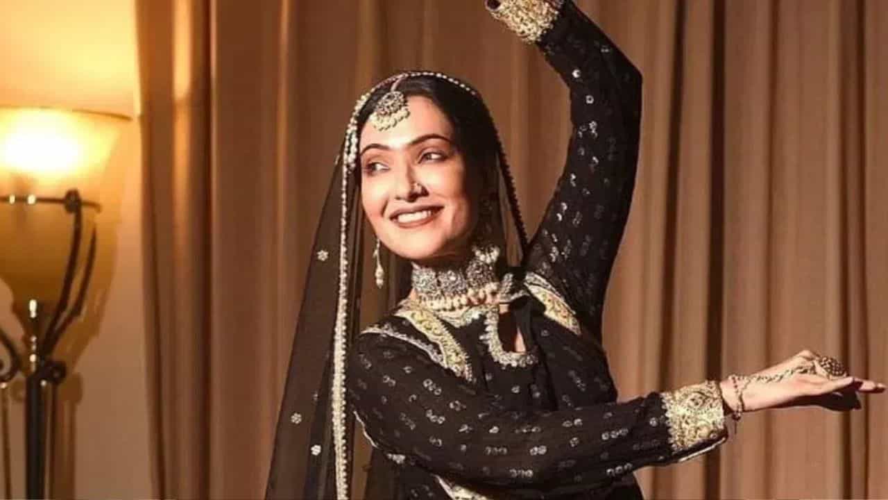 অগাস্টের প্রথম দিনেই শহরে 'মাই নেম ইজ জান', টিকিট কাটার ভিড়... অগাস্টের প্রথম দিনেই শহরে 'মাই নেম ইজ জান', টিকিট কাটার ভিড়...