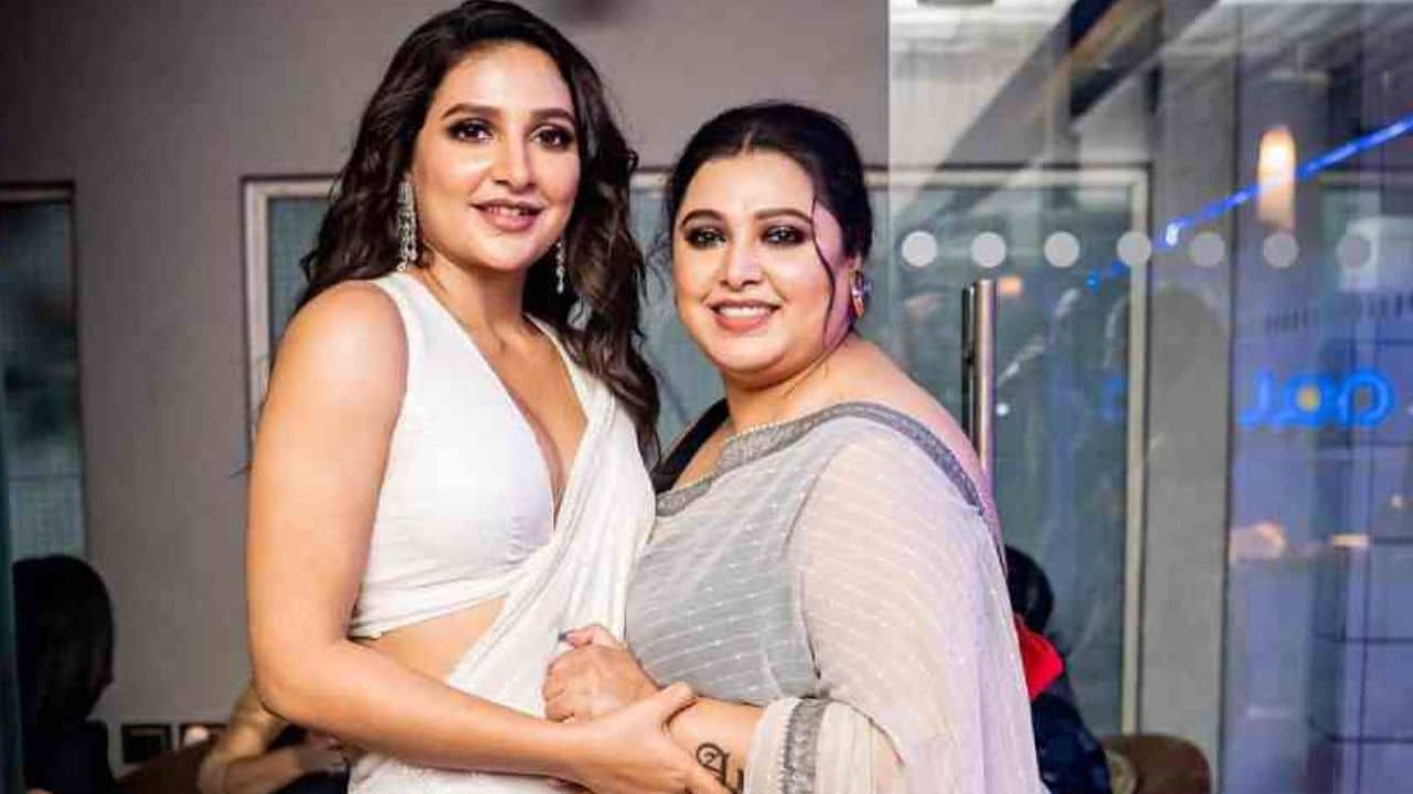 দিদি দেবশ্রীর সঙ্গে কি শুভশ্রীর সম্পর্কে ভাঙন? শুনেই দেবশ্রী বললেন...