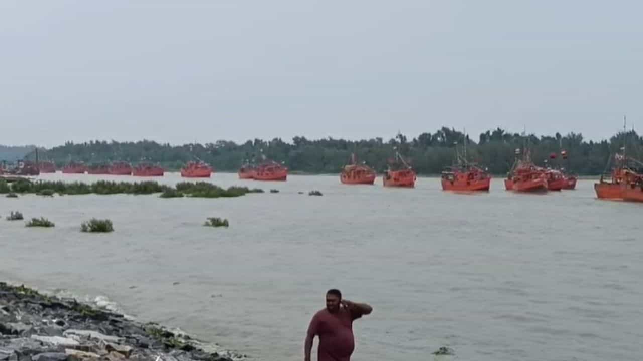 Digha-Shankarpur: ভারতের উপকূল রক্ষীবাহিনীর সঙ্গে যোগাযোগ, দিঘায় মাঝ সমুদ্রে নিখোঁজ ১৫ Digha-Shankarpur: ভারতের উপকূল রক্ষীবাহিনীর সঙ্গে যোগাযোগ, দিঘায় মাঝ সমুদ্রে নিখোঁজ ১৫