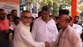 তাপস রায়ের জন্মদিনে শুভেচ্ছা, 'জল' মাপছেন শোভন-বৈশাখী?
