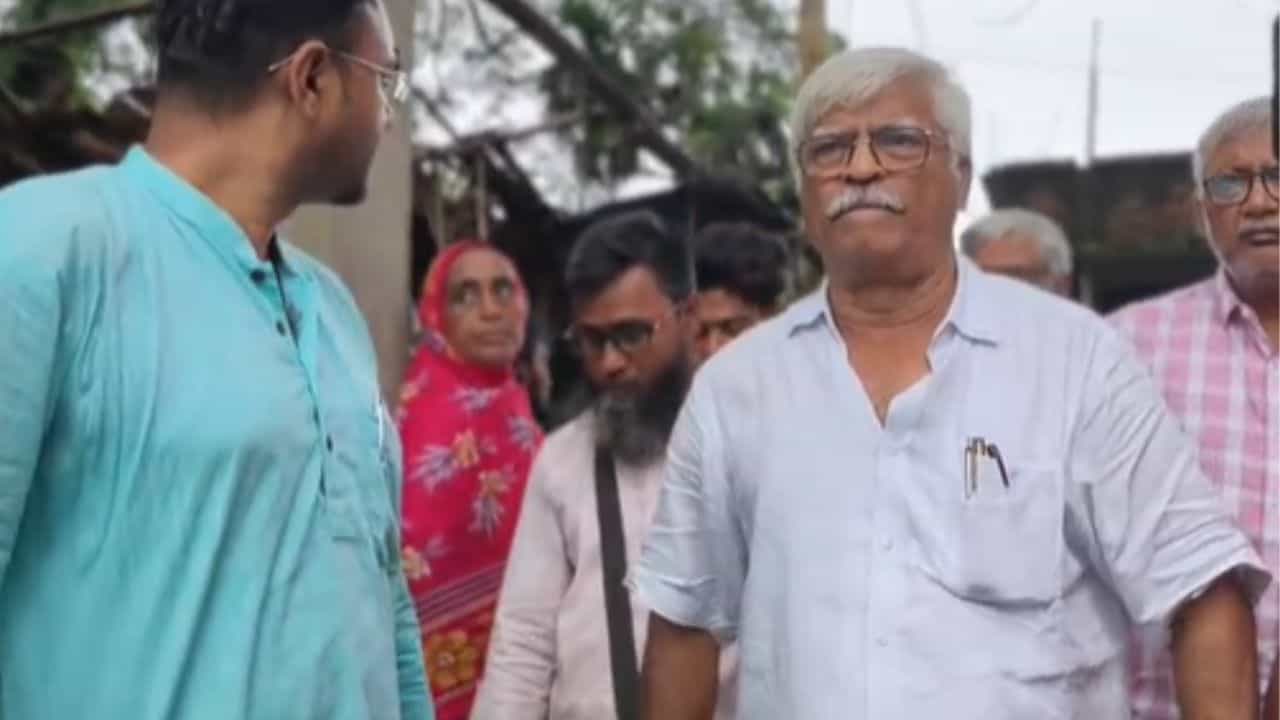 Sujan Chakraborty: উস্কানিমূলক মন্তব্য, অশান্তি লাগানোর চেষ্টা অভিযোগ তুলে সুজন সহ ৪ জনের বিরুদ্ধে থানায় গেল BJP Sujan Chakraborty: উস্কানিমূলক মন্তব্য, অশান্তি লাগানোর চেষ্টা অভিযোগ তুলে সুজন সহ ৪ জনের বিরুদ্ধে থানায় গেল BJP