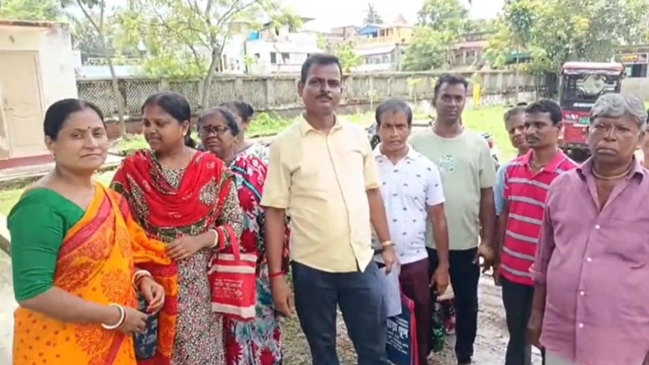 TMC: ঘর পাইয়ে দেওয়ার নাম করে ৫ বছর ধরে টানা চালিয়েছিলে কারবার! TMC কাউন্সিলরের পরিণতি