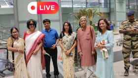 Live: ১৯ বছর পর কলকাতায় তসলিমা নাসরিন, শঙ্খ-উলুধ্বনিতে স্বাগত লেখিকাকে