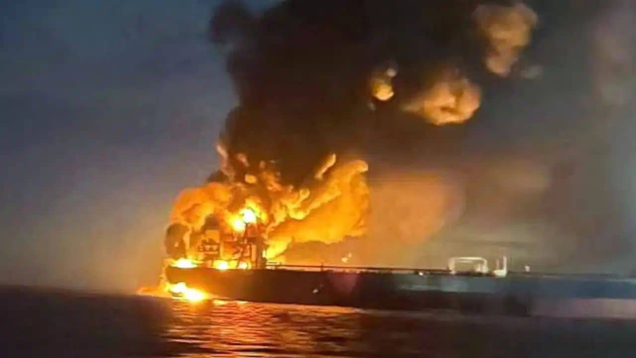 Ukraine Ship Attacked: ইউক্রেনের কাছে পণ্যবাহী জাহাজে হামলা! প্রাণ হারালেন ৪ ভারতীয়, তীব্র নিন্দা নয়া দিল্লির