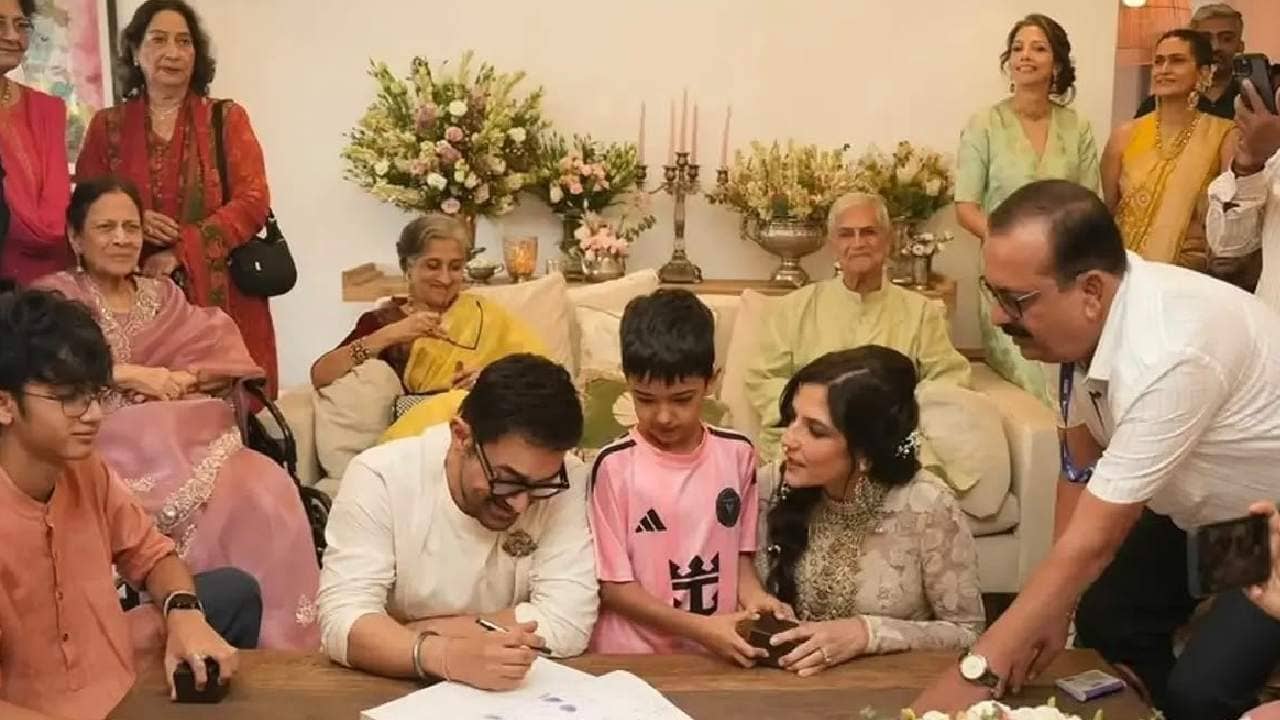 Aamir-Gauri Wedding Pic: ষাটের কোঠায় আমিরের নতুন ইনিংস! বিয়ের সাজে নজর কাড়লেন আমির-গৌরী