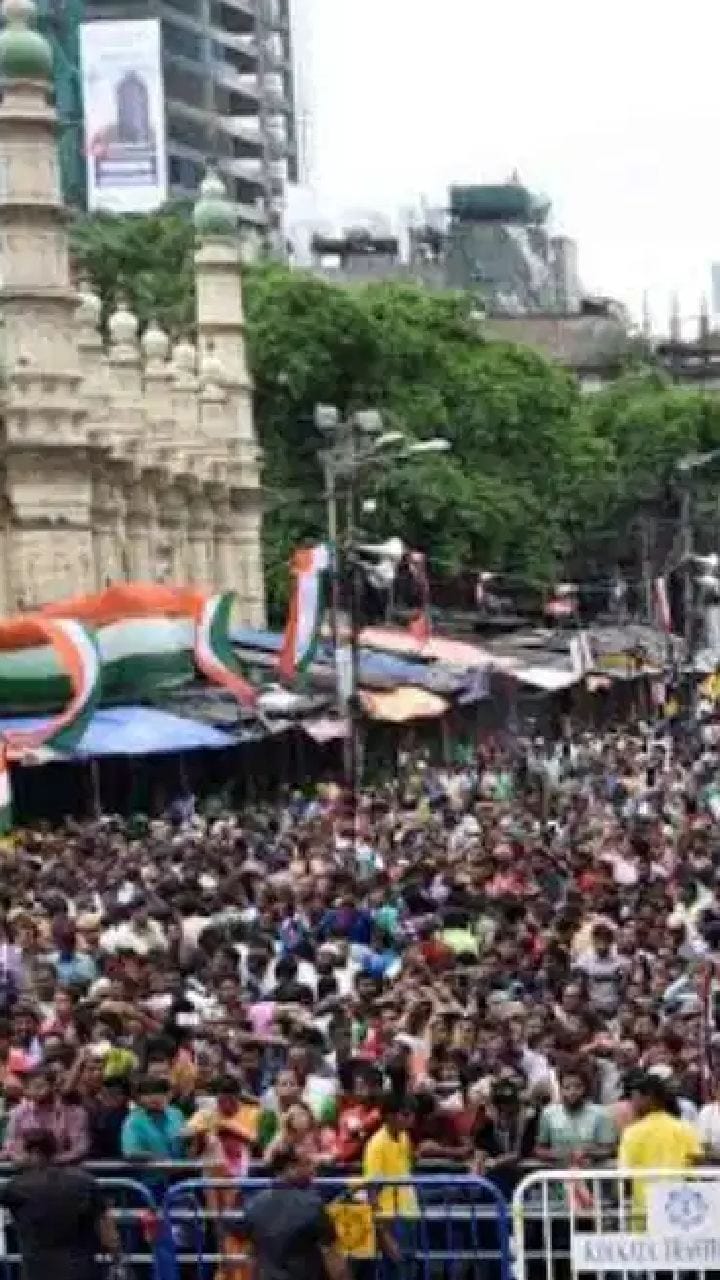 কালীঘাট তৃণমূলকে হাজরায় ২১ জুলাইয়ের সভার পরামর্শ হাইকোর্টের