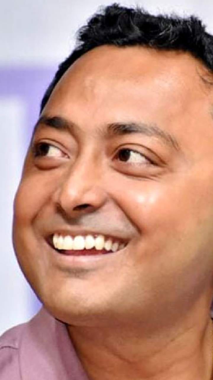 দেবরাজ গ্রেফতার হতেই ফাটল বাজি, চলল লাড্ডু বিলি