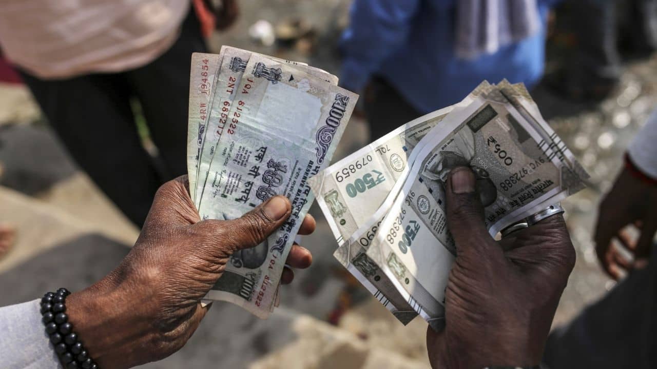 EPFO Interest Payout: দারুণ খবর! ১৫ জুলাইয়ের মধ্যে আপনার অ্য়াকাউন্টে ঢুকবে মোটা টাকা