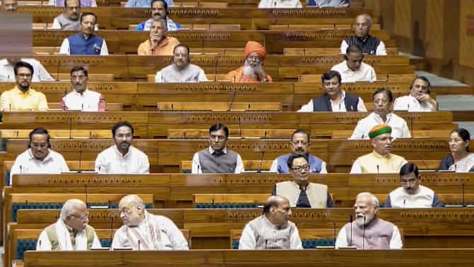 এই মাসেই আসন পুনর্বিন্যাস, মহিলা সংরক্ষণ বিল নিয়ে বড় পদক্ষেপ?