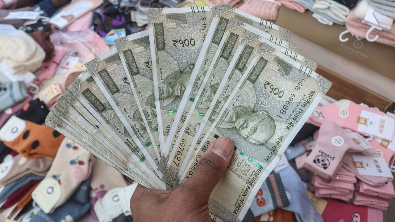 EPFO ​​জানিয়েছে যে বাকি পরিষেবাগুলি পর্যায়ক্রমে চালু করা হবে। এতে আরও দুই সপ্তাহ সময় লাগতে পারে। যেহেতু পাসবুক পরিষেবা এখনও চালু হয়নি, তাই গ্রাহকরা জানতে পারছেন না যে সুদ জমা হয়েছে কি না। 