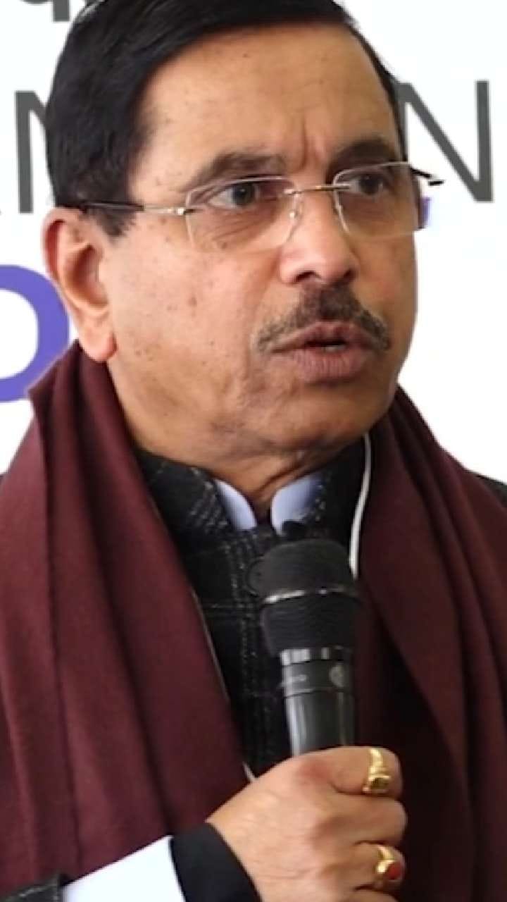 শিক্ষামন্ত্রকের দায়িত্ব পেয়ে কী বললেন প্রহ্লাদ জোশী?