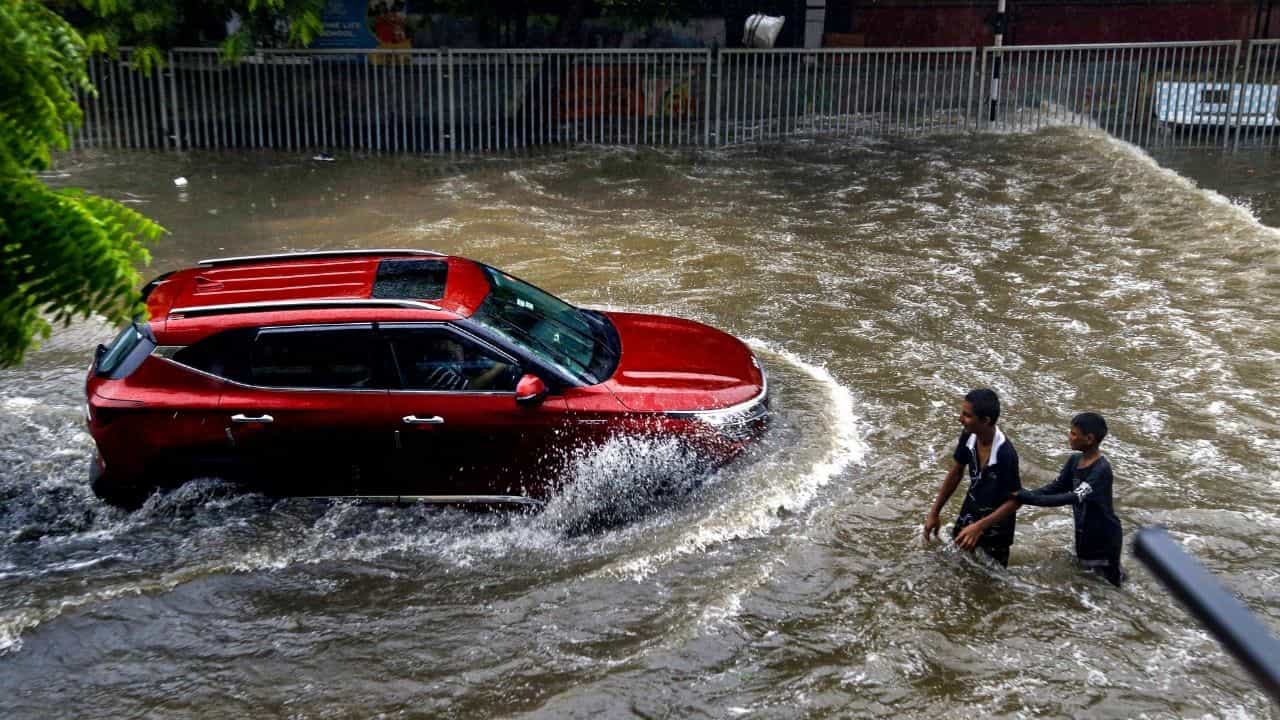 West Bengal Weather Update: কলকাতাও ভাসবে! জারি হয়ে গেল অ্যালার্ট, অতি ভারী বৃষ্টি কোথায় কোথায়, জানুন লেটেস্ট আপডেট West Bengal Weather Update: কলকাতাও ভাসবে! জারি হয়ে গেল অ্যালার্ট, অতি ভারী বৃষ্টি কোথায় কোথায়, জানুন লেটেস্ট আপডেট