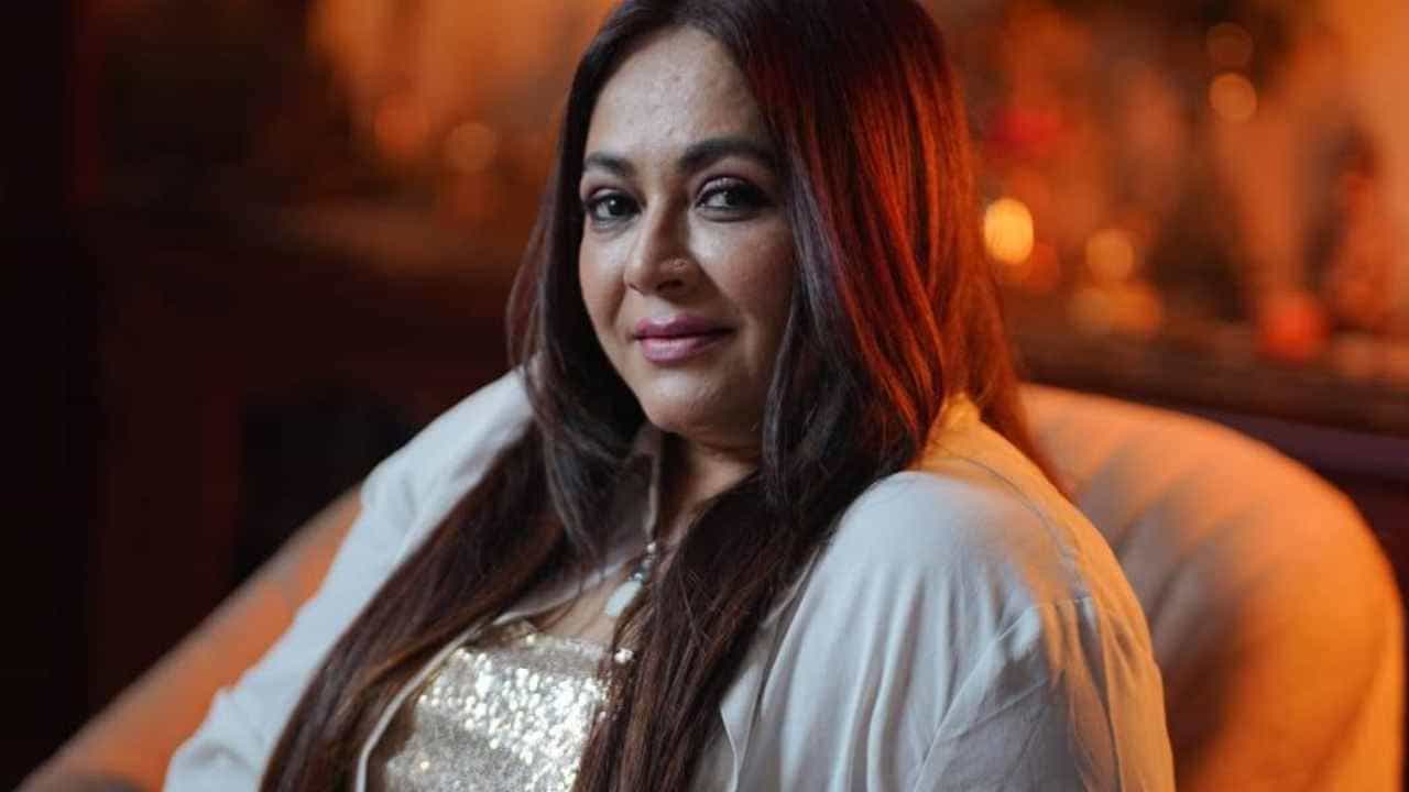 Sreelekha Mitra controversy: প্রধানমন্ত্রীর কুরুচিকর ছবি নিয়ে চরম বিতর্কে শ্রীলেখা! FIR হতেই 'ফাঁসিতে চড়াবেন?'... Sreelekha Mitra controversy: প্রধানমন্ত্রীর কুরুচিকর ছবি নিয়ে চরম বিতর্কে শ্রীলেখা! FIR হতেই 'ফাঁসিতে চড়াবেন?'...