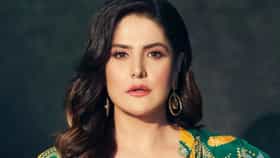 ক্যামেরার সামনেই পোশাক বদলানোর আবদার জারিনকে!