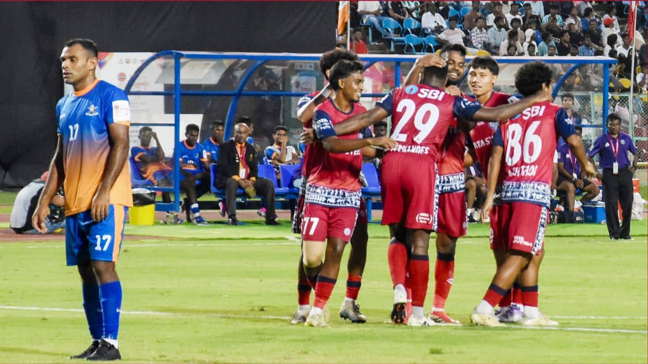 ISL 2026-27: জামশেদপুর এফসির হাতবদল, মাত্র ১০০ টাকায় আইএসএলে চার্চিল ব্রাদার্স!