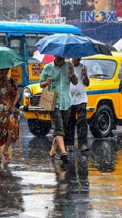 ঝেঁপে বৃষ্টি আসছে, জারি সতর্কতা