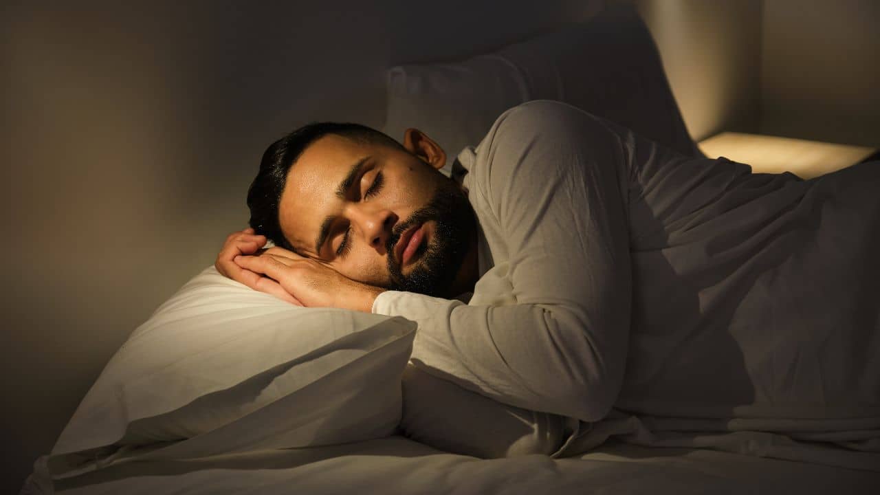 Best Sleeping Positions: সকালে ঘুম থেকে উঠে হাত/আঙুল অবশ হয়ে যায়? কারণ জেনে সহজেই ঠিক করুন এভাবে