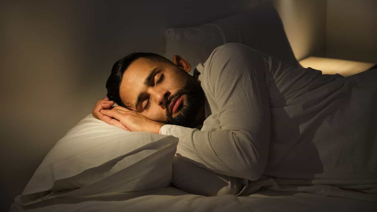 Best Sleeping Positions: সকালে ঘুম থেকে উঠে হাত/আঙুল অবশ হয়ে যায়? কারণ জেনে সহজেই ঠিক করুন এভাবে Best Sleeping Positions: সকালে ঘুম থেকে উঠে হাত/আঙুল অবশ হয়ে যায়? কারণ জেনে সহজেই ঠিক করুন এভাবে