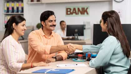 সময়মতো EMI দিলেও কমছে ক্রেডিট স্কোর? লোনের সময় এই ভুলগুলো করছেন না তো?