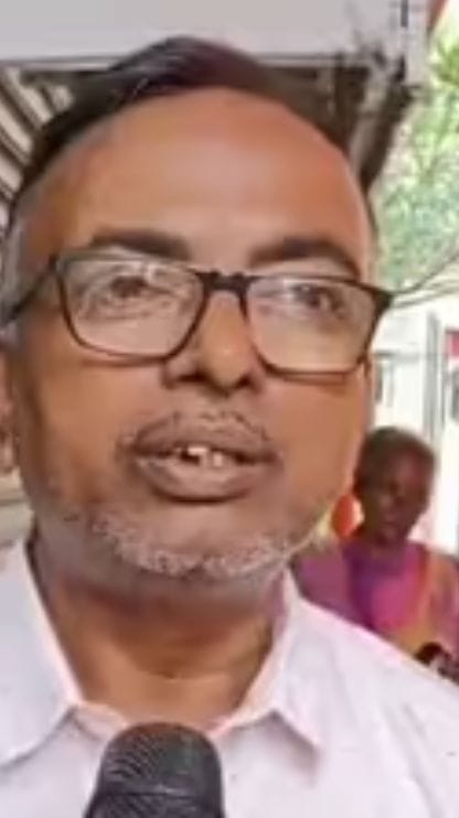একের পর এক প্রশ্নের উত্তর নেই, কান্নায় ভেঙে পড়লেন তিলোত্তমার বাবা1