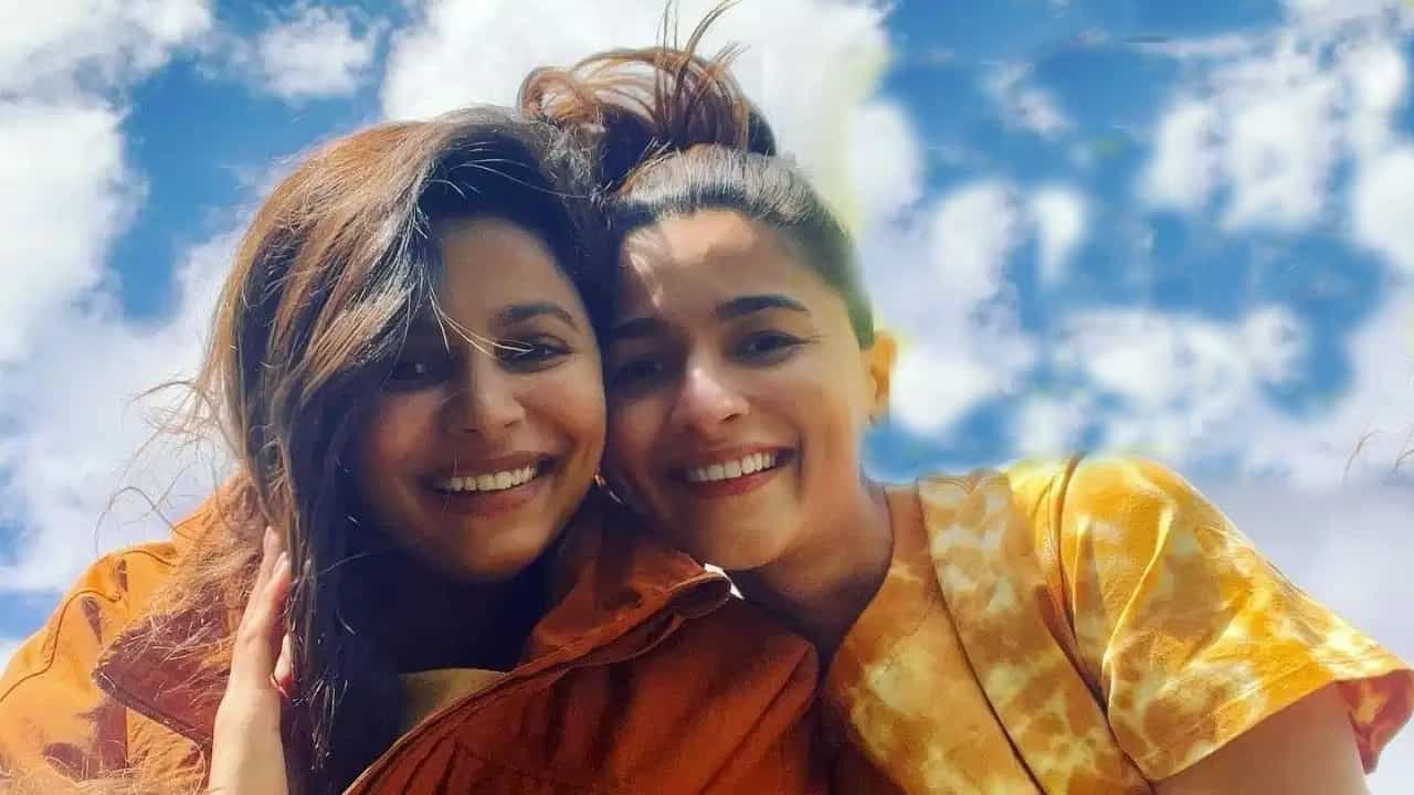 Alia bhatt: ঘাবড়ে গেলে কাজে আসতে পারে আলিয়া ভাটের বোন শাহিনার দেওয়ার এই ট্রিক, কীভাবে করবেন এই শ্বাস-প্রশ্বাসের কৌশল? Alia bhatt: ঘাবড়ে গেলে কাজে আসতে পারে আলিয়া ভাটের বোন শাহিনার দেওয়ার এই ট্রিক, কীভাবে করবেন এই শ্বাস-প্রশ্বাসের কৌশল?