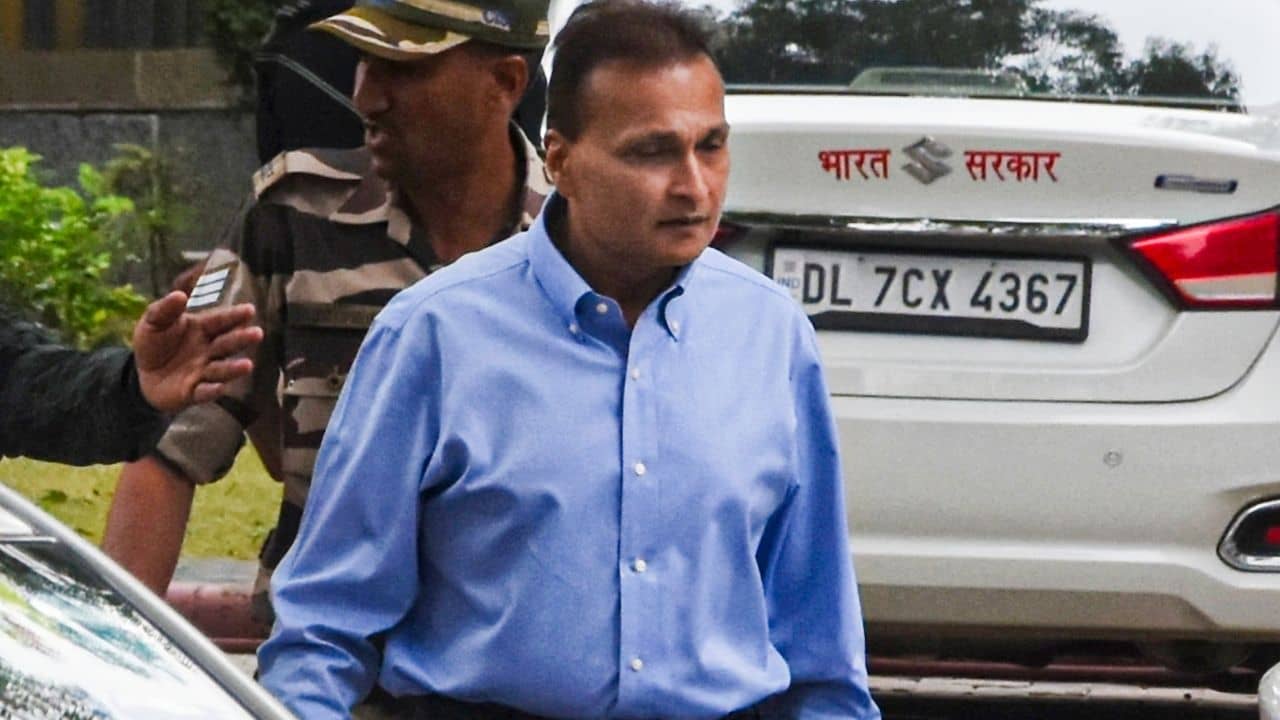 Anil Ambani: ১৮১৬ কোটি টাকার প্রতারণা! কেন্দ্রই আনল অভিযোগ, অম্বানীর বিরুদ্ধে FIR দায়ের করল CBI