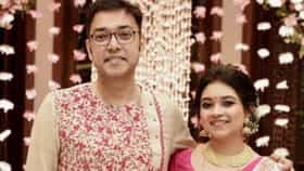 বাবা হলেন অনুপম রায়, স্ত্রী প্রস্মিতার কোল জুড়ে ছেলে এল নাকি মেয়ে?