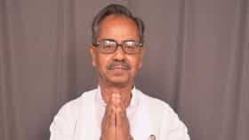 পার্টি অফিস থেকে রাজ্যের প্রাক্তন মন্ত্রীর ঝুলন্ত দেহ উদ্ধার