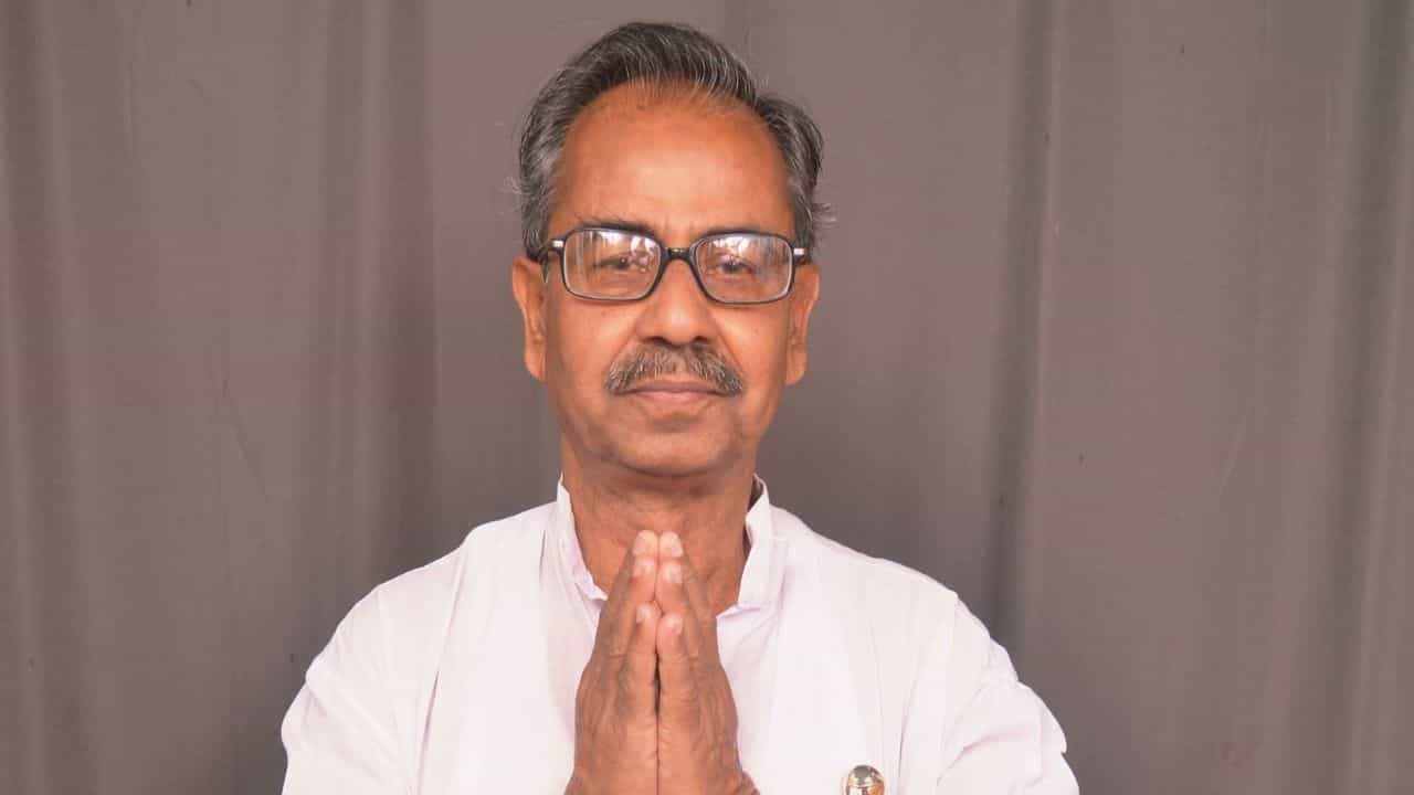 Asish Banerjee: মমতার আমলের ডেপুটি স্পিকারের রহস্যমৃত্যু, পার্টি অফিস থেকে উদ্ধার আশিস বন্দ্যোপাধ্যায়ের ঝুলন্ত দেহ Asish Banerjee: মমতার আমলের ডেপুটি স্পিকারের রহস্যমৃত্যু, পার্টি অফিস থেকে উদ্ধার আশিস বন্দ্যোপাধ্যায়ের ঝুলন্ত দেহ