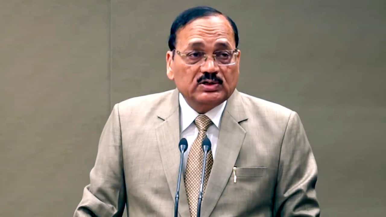 CJI Surya Kant: 'ভুলভাবে উদ্ধৃত' করে 'ককরোচ' মন্তব্যকে অপব্যবহার? মুখ খুললেন প্রধান বিচারপতি সূর্য কান্ত CJI Surya Kant: 'ভুলভাবে উদ্ধৃত' করে 'ককরোচ' মন্তব্যকে অপব্যবহার? মুখ খুললেন প্রধান বিচারপতি সূর্য কান্ত