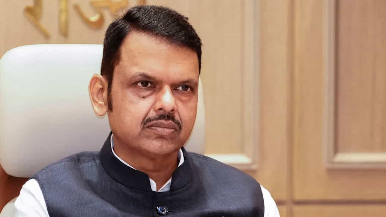 Maharshtra CM Power: মুখ্যমন্ত্রীর সুপার-পাওয়ার! মন্ত্রীর সিদ্ধান্তও চাইলে বদল বা খারিজ করতে পারবেন এই মুখ্যমন্ত্রী Maharshtra CM Power: মুখ্যমন্ত্রীর সুপার-পাওয়ার! মন্ত্রীর সিদ্ধান্তও চাইলে বদল বা খারিজ করতে পারবেন এই মুখ্যমন্ত্রী