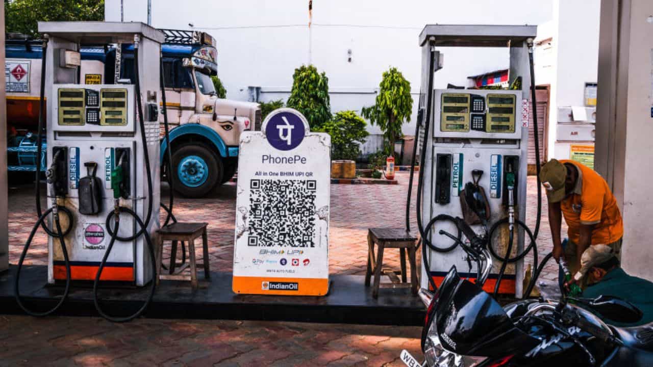 E20 Petrol-এ জল মেশানো হচ্ছে? এক হাজারেরও বেশি নমুনা পরীক্ষা, সামনে এল রিপোর্ট E20 Petrol-এ জল মেশানো হচ্ছে? এক হাজারেরও বেশি নমুনা পরীক্ষা, সামনে এল রিপোর্ট